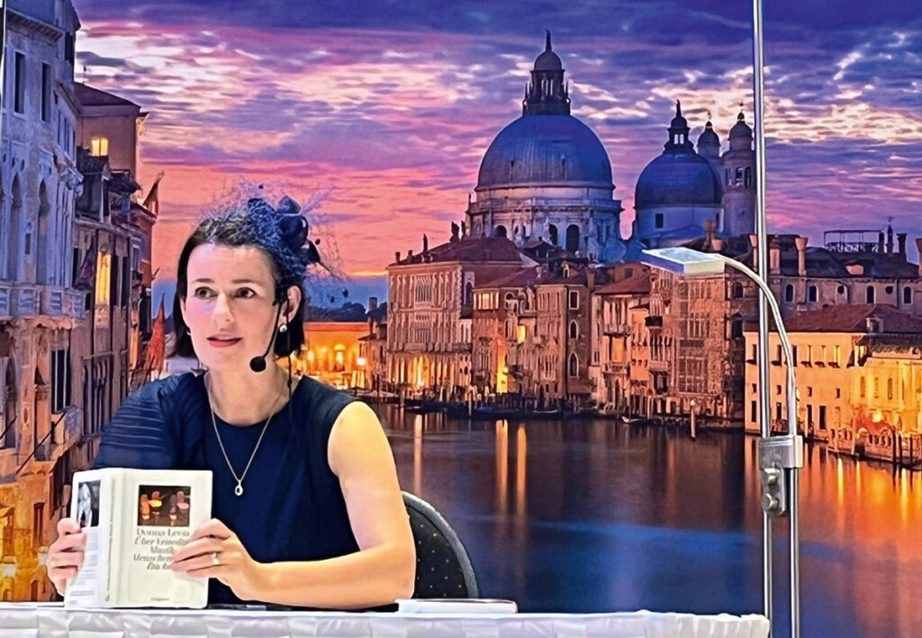 Annett Renneberg liest in der Marienplatz-Galerie