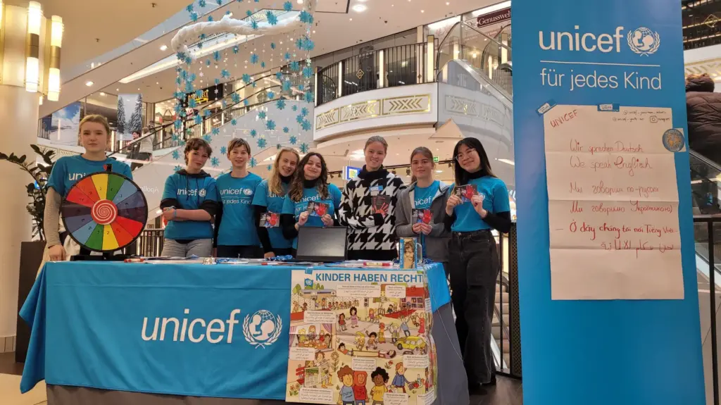 Unicef-Stand zum Thema Kinderrechte